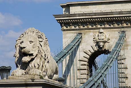 Kettenbruecke in Budapest  foto