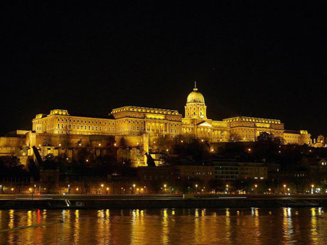 Parlament in der Nacht Budapest foto