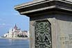 Blick Auf Das Parlament Von Der Kettenbruecke In Budapest