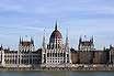 Vue Du Parlement Hongrois à Travers Le Fleuve Du Danube à Budapest