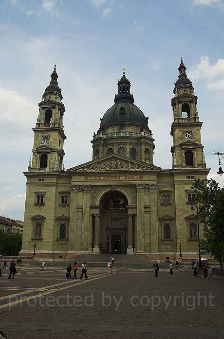 Szent istvan Budapesten foto